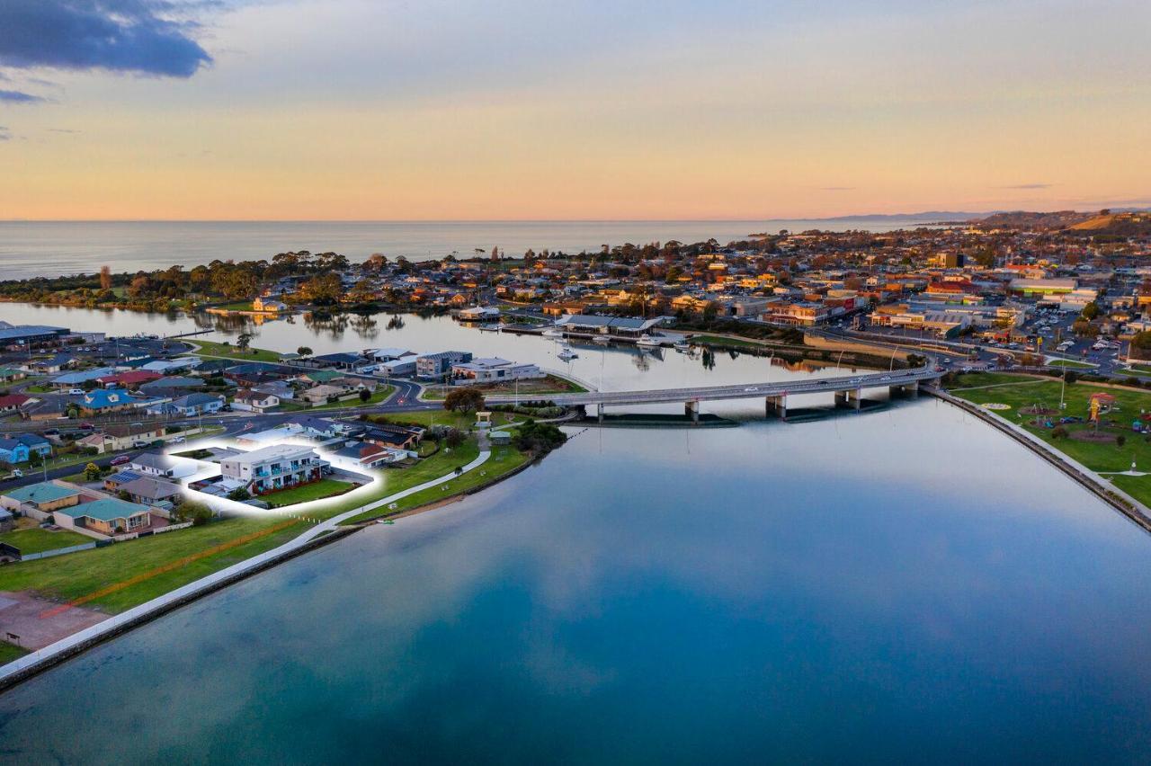 Ulverstone River Edge Holidayapartments Eksteriør billede